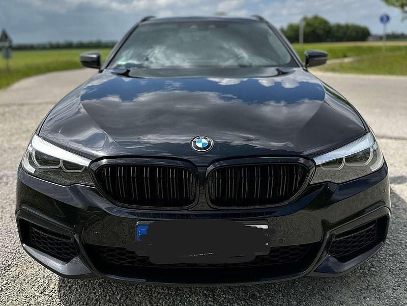 Schwarz Gebraucht 2020 BMW 520 Sport Line Kombi | 26.000 € (Fairer Preis) - Bild 1/4