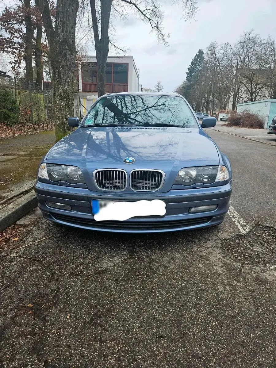 Gebraucht BMW 325 Sport Line 192 PS (141 kW) 2001 Blau Limousine