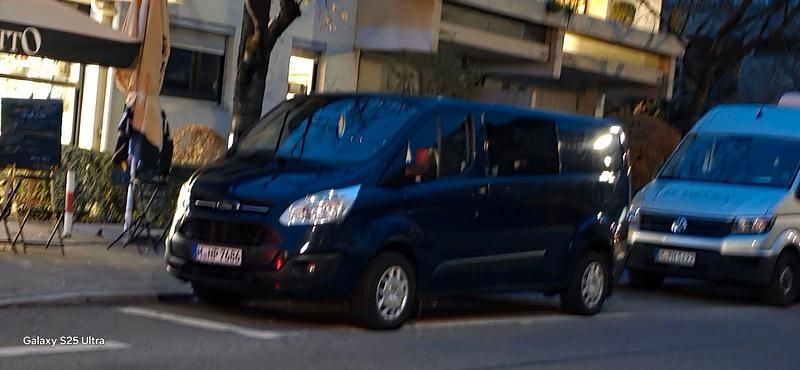 Gebraucht Ford Transit Custom 155 PS (114 kW) 2016 Blau Van / Kleinbus