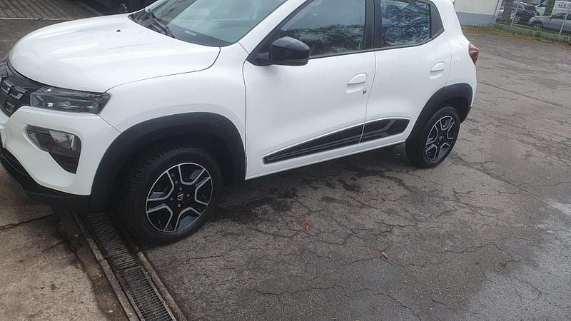 Weiß Gebraucht 2022 Dacia Spring Kleinwagen | 7.900 € (Guter Preis) - Bild 1/4