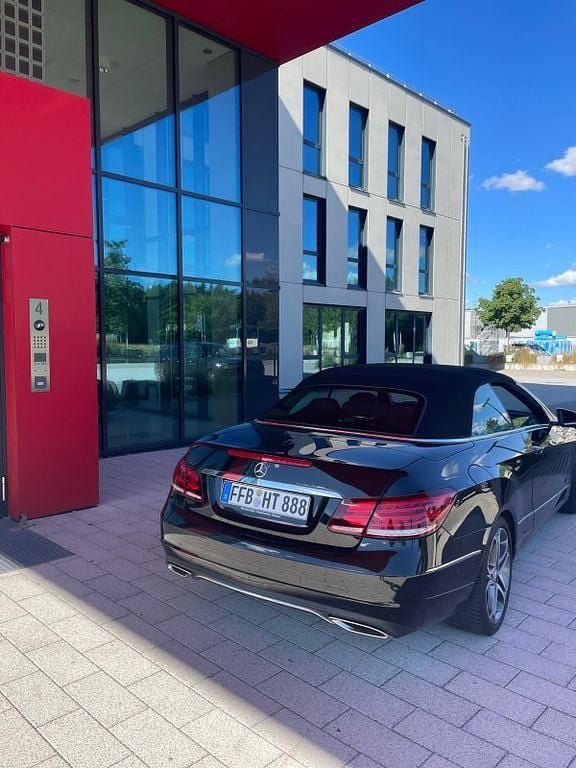 Gebraucht Mercedes E250 204 PS (150 kW) 2014 Schwarz Cabrio