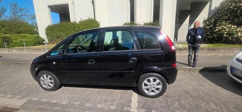 Usata Opel Meriva 100 CV (73 kW) 2004 Nero Monovolume