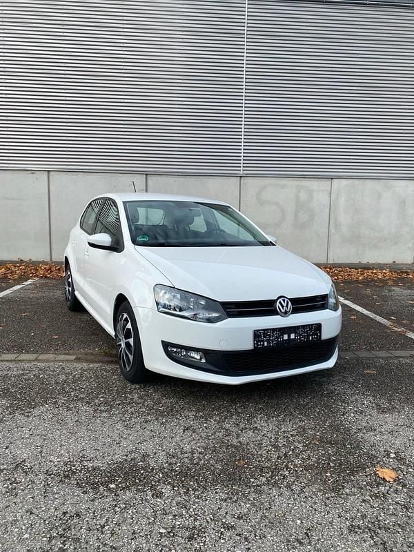 Weiß Gebraucht 2011 VW Polo Comfortline Kleinwagen | 4.999 € (Guter Preis) - Bild 1/4