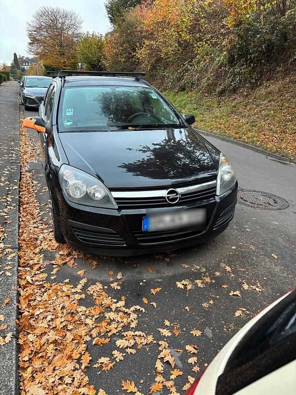 Schwarz Gebraucht 2006 Opel Astra Kombi | 1.050 € (Teuer) - Bild 1/4