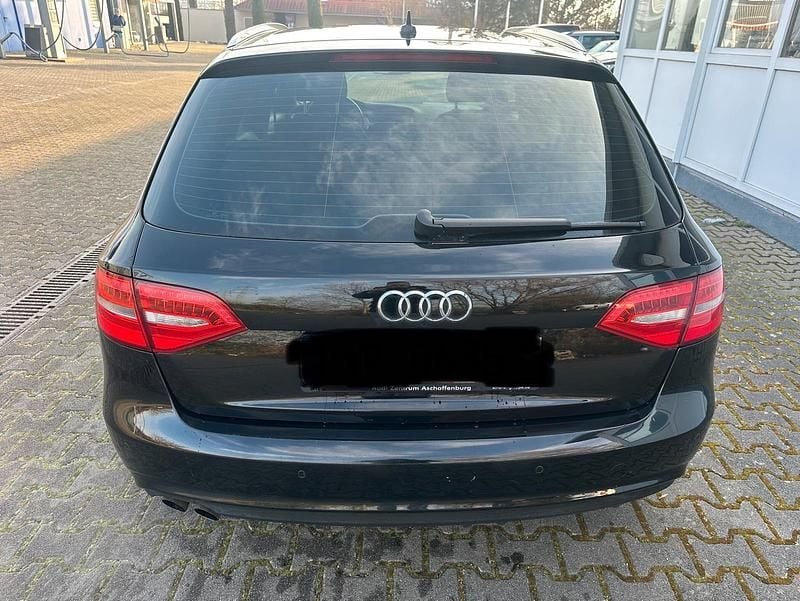 Gebraucht Audi A4 177 PS (130 kW) 2012 Schwarz Kombi