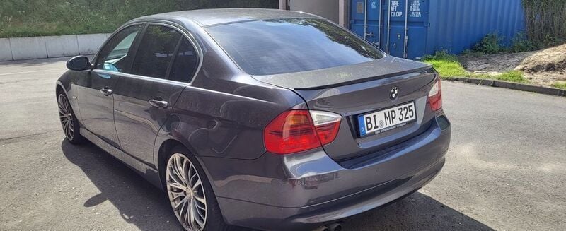 Blau Gebraucht 2006 BMW 325 Limousine | 3.800 € (Superpreis) - Bild 1/4