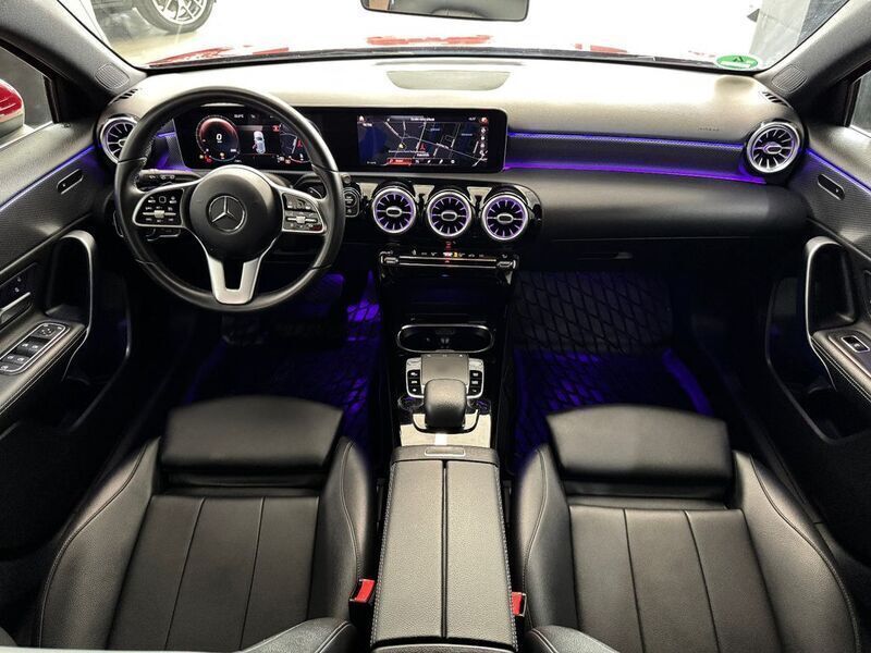 Rot Gebraucht 2019 Mercedes A180 Progressive Limousine | 19.890 € (Fairer Preis) - Bild 1/4