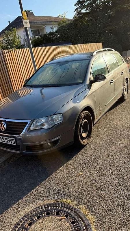 Grau Gebraucht 2007 VW Passat Kombi | 950 € (Superpreis) - Bild 1/4