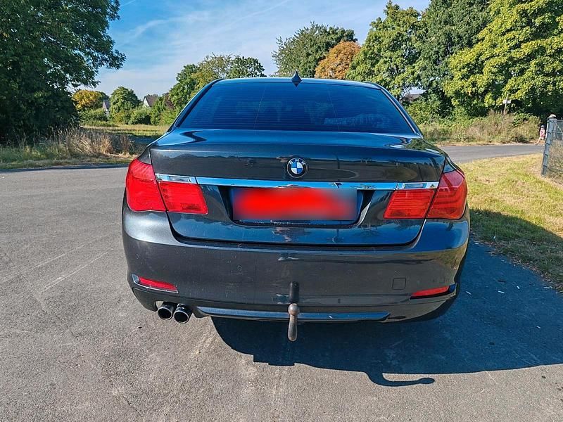 Gebraucht BMW 730 245 PS (180 kW) 2009 Grau Limousine