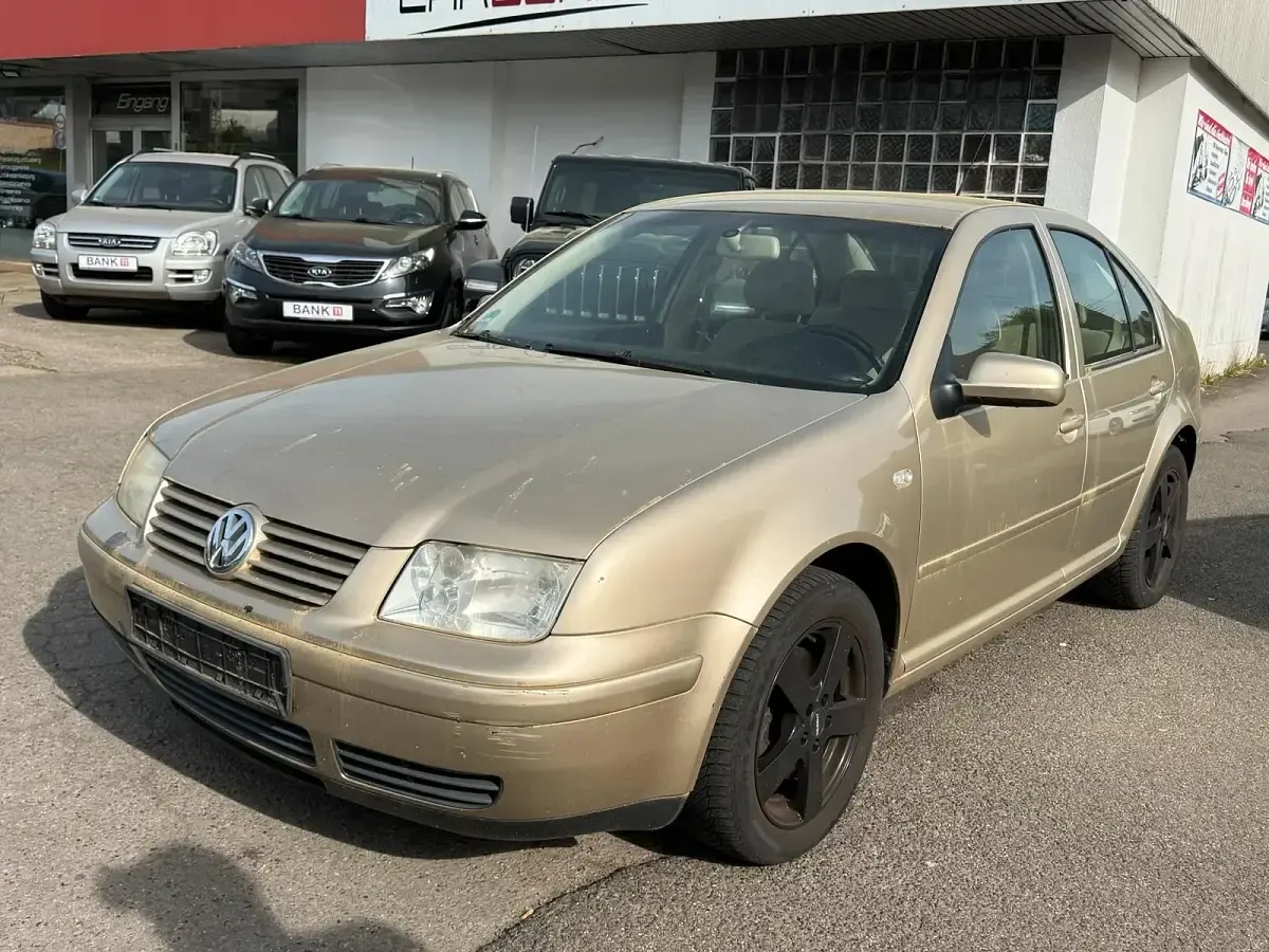 Second-hand VW Bora 110 CP (80 kW) 2003 Berlinǎ