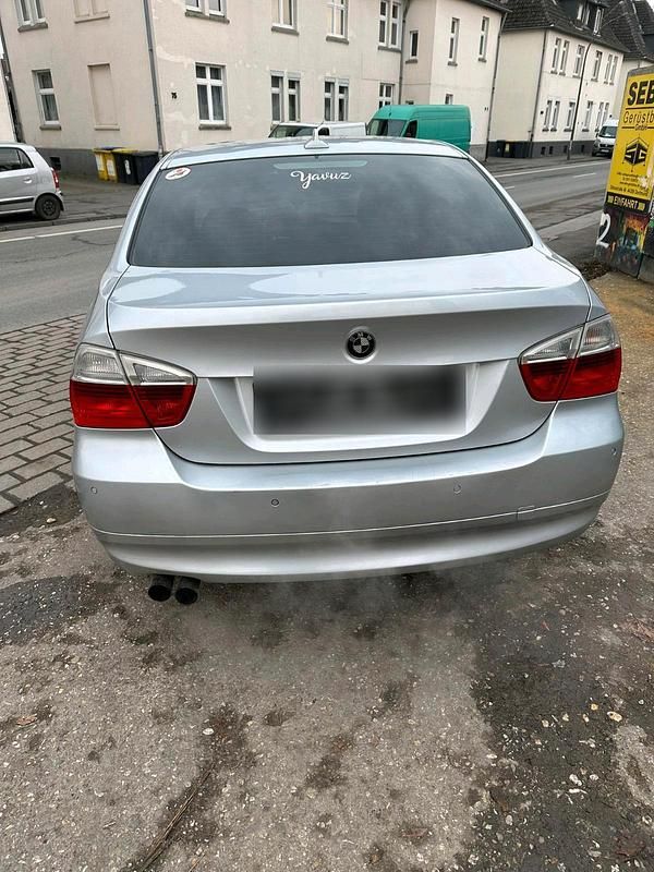 Gebraucht BMW 325 218 PS (160 kW) 2005 Silber Limousine