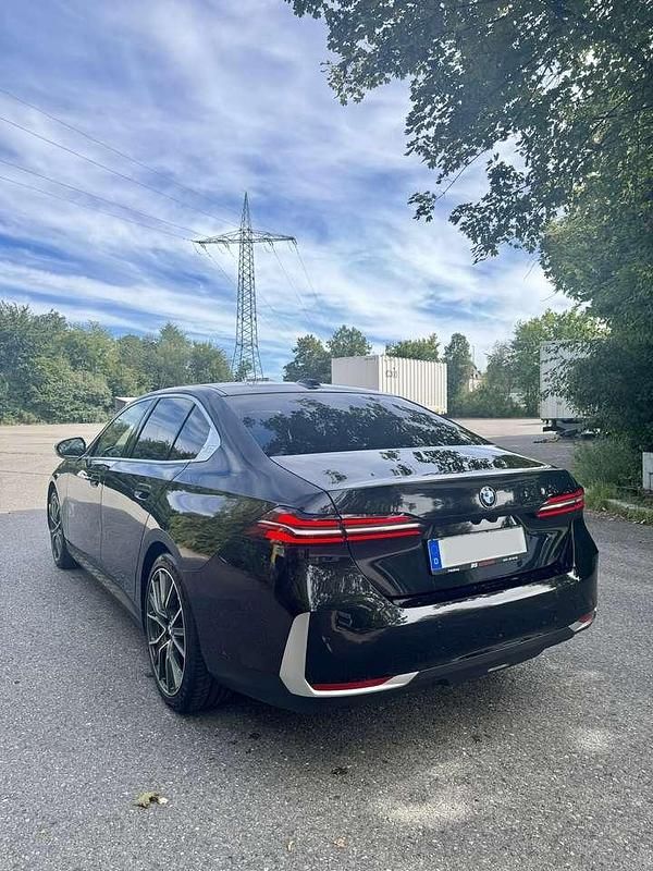 Gebraucht BMW 520 208 PS (152 kW) 2024 Limousine