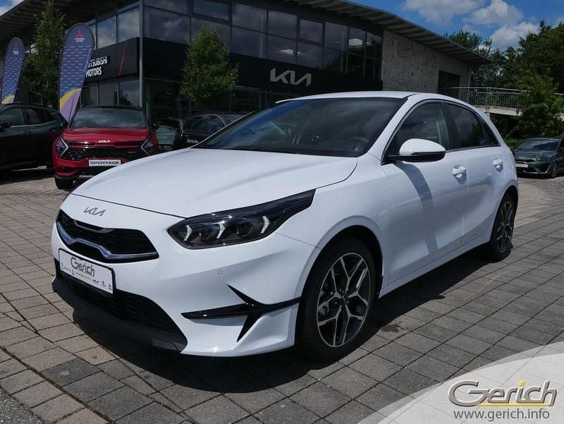 Neu Kia Ceed 140 PS (102 kW) 2025 Carraraweiß Kleinwagen
