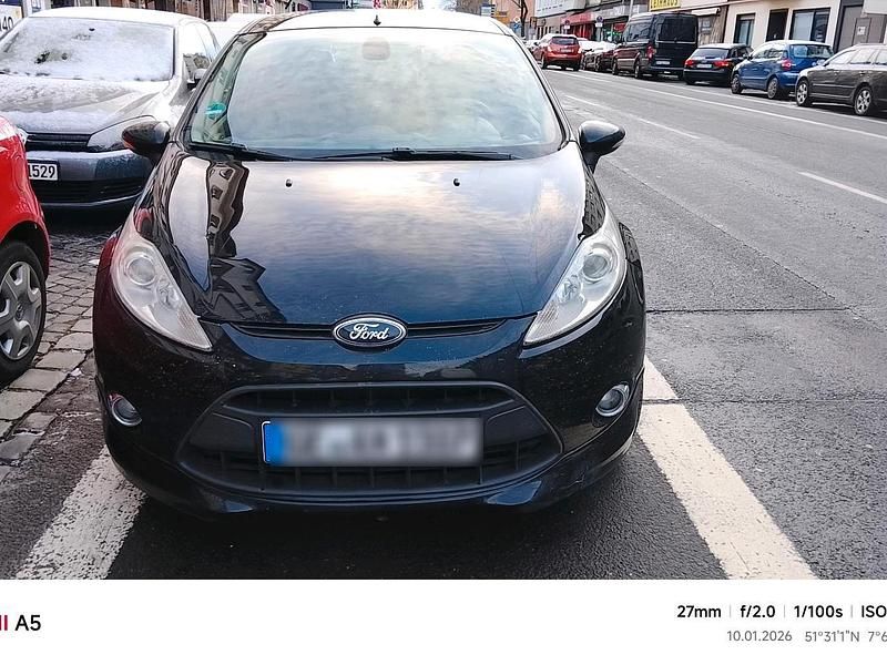 Schwarz Gebraucht 2010 Ford Fiesta Kleinwagen | 3.550 € - Bild 1/4