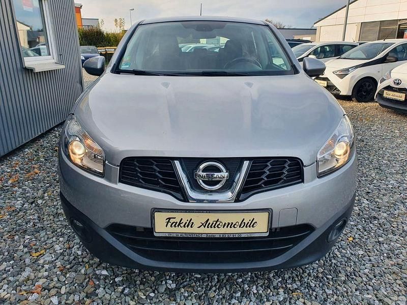 Gebraucht Nissan Qashqai Acenta 150 PS (110 kW) 2011 Silber SUV