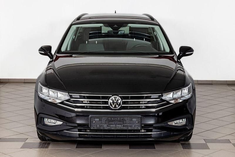 Schwarz Gebraucht 2023 VW Passat Business Kombi | 25.200 € (Fairer Preis) - Bild 1/4