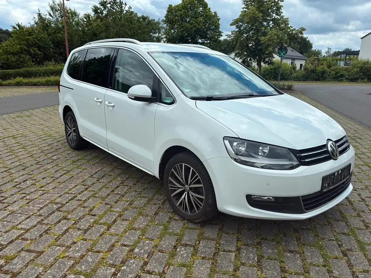 Gebraucht VW Sharan Allstar 150 PS (110 kW) 2017 Weiß Van / Kleinbus