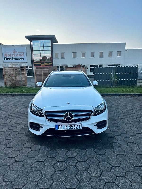 Gebraucht Mercedes E300 AMG 306 PS (225 kW) 2019 Weiß Kombi