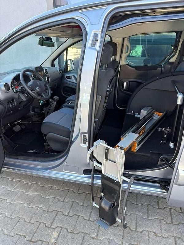 Gebraucht Peugeot Partner 99 PS (72 kW) 2016 Grau artense/metallic Van / Kleinbus