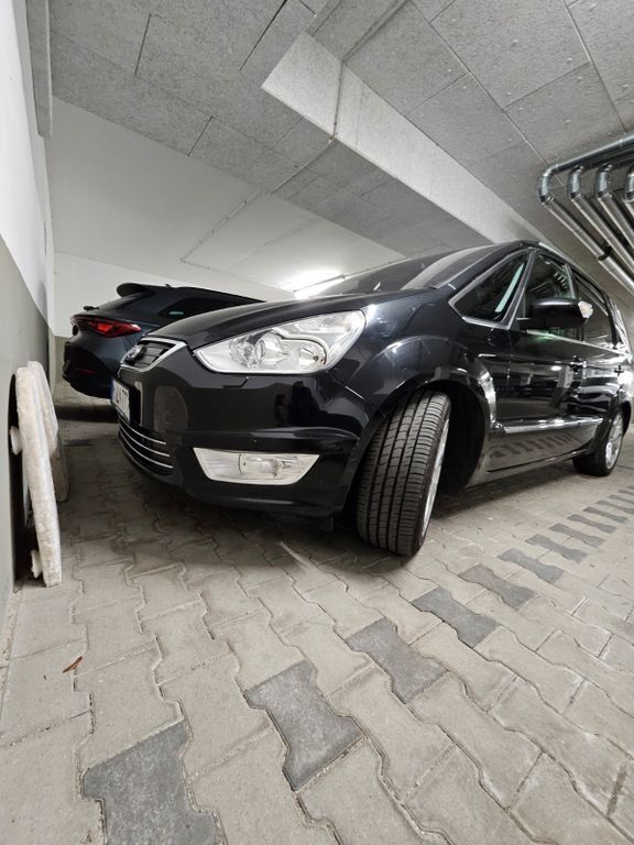 Schwarz Gebraucht 2014 Ford Galaxy Business Edition Van / Kleinbus | 8.999 € (Fairer Preis) - Bild 1/4