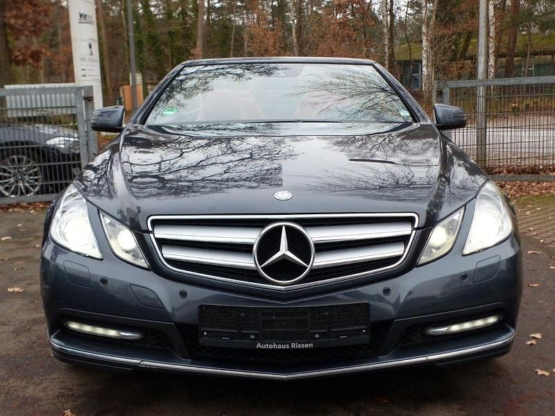 Second-hand Mercedes E200 184 CP (135 kW) 2011 Gri Cabrio