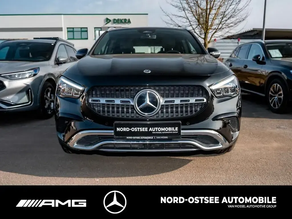 Gebraucht Mercedes GLA200 Progressive 150 PS (110 kW) 2025 Metalliclack kosmosschwarz SUV