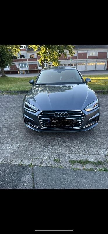 Grau Gebraucht 2018 Audi A5 Coupé | 23.000 € (Teuer) - Bild 1/4