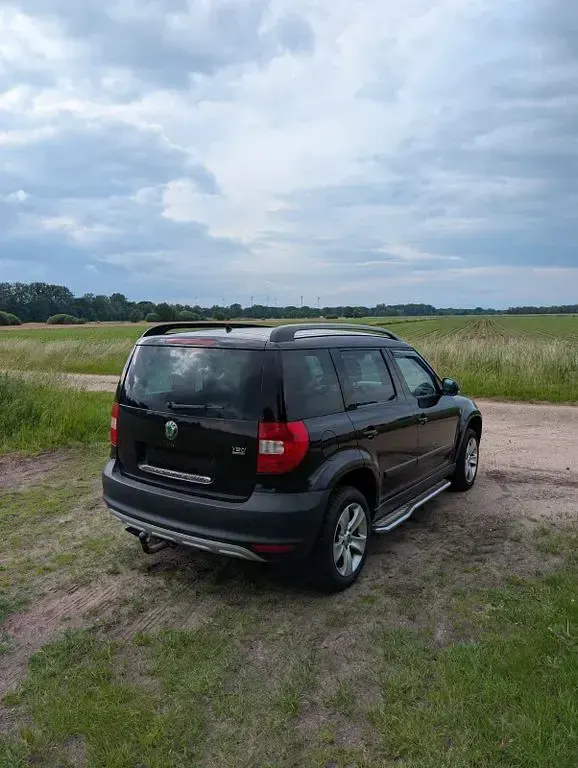 Gebraucht Skoda Yeti GreenLine 105 PS (77 kW) 2011 Schwarz SUV