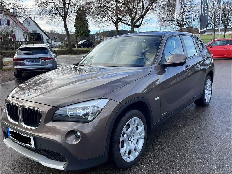 Braun Gebraucht 2012 BMW X1 xLine SUV | 8.100 € (Guter Preis) - Bild 1/4