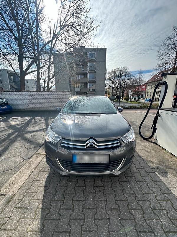 Gebraucht Citroën C4 120 PS (88 kW) 2016 Silber Kleinwagen