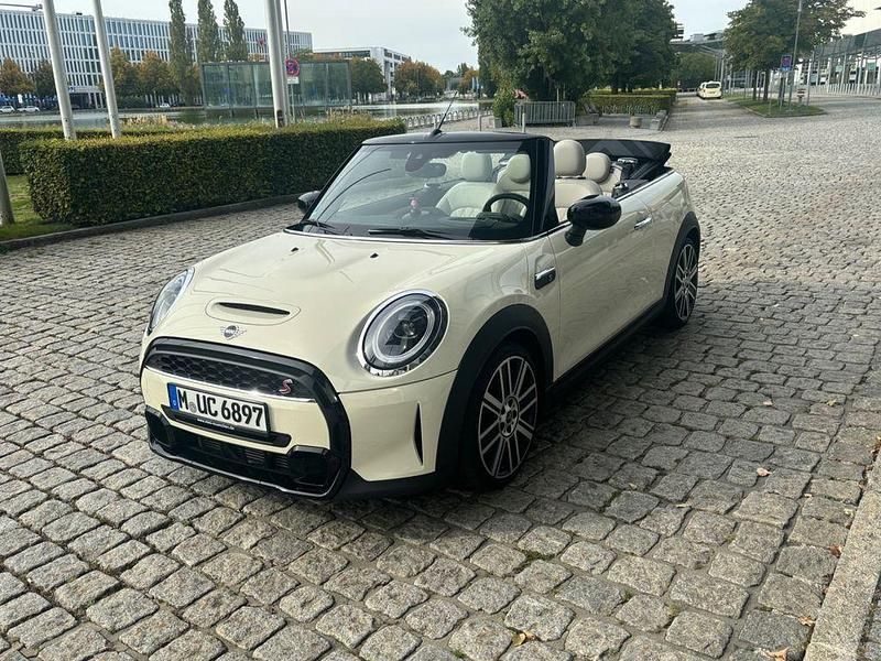 Weiß Gebraucht 2021 Mini Cooper S Kleinwagen | 32.500 € (Teuer) - Bild 1/4