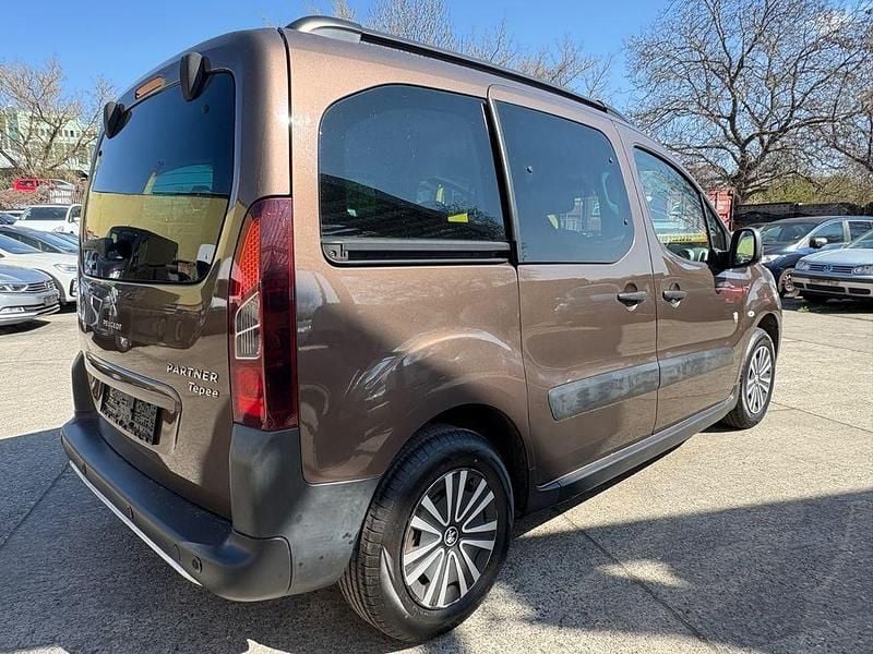 Gebraucht Peugeot Partner Tepee Outdoor 120 PS (88 kW) 2013 Gold Van / Kleinbus