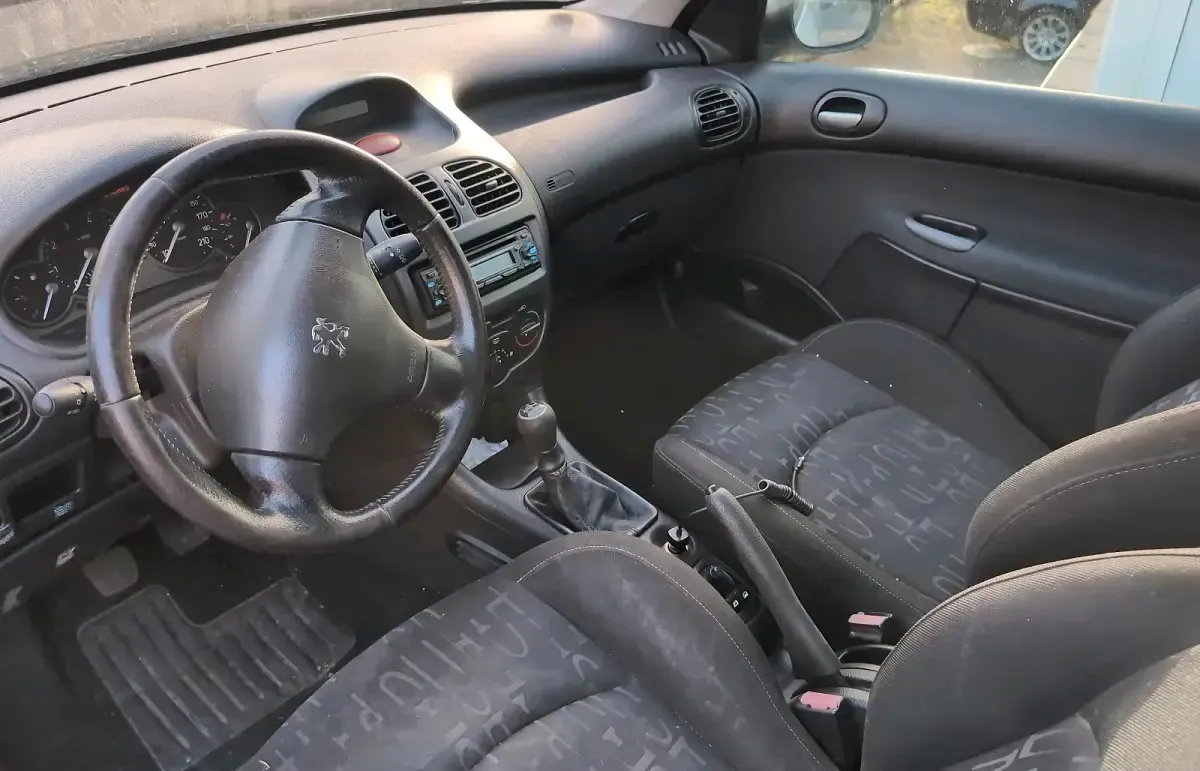Gebraucht Peugeot 206 75 PS (55 kW) 2002 Silber Kleinwagen