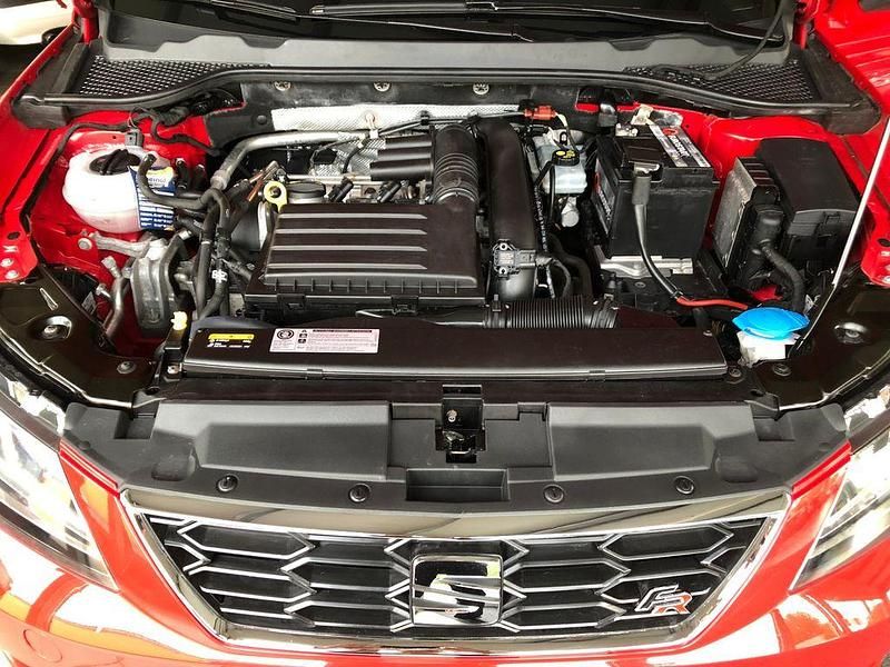 Rot Gebraucht 2017 Seat Leon FR Limousine | 11.900 € (Fairer Preis) - Bild 1/4