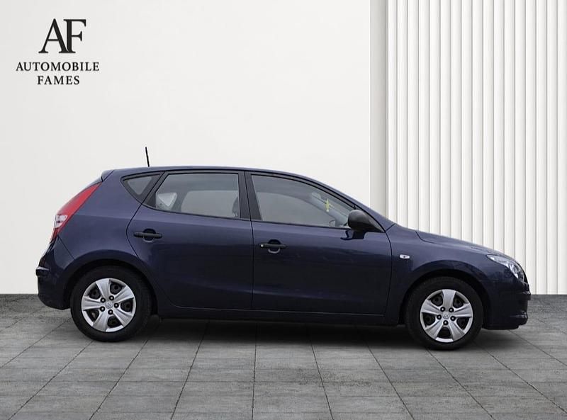 Gebraucht Hyundai i30 110 PS (80 kW) 2008 Blau Limousine