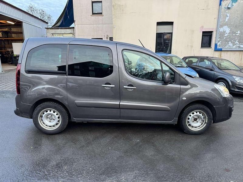 Gebraucht Citroën Berlingo SELECTION 110 PS (80 kW) 2018 Braun Van / Kleinbus