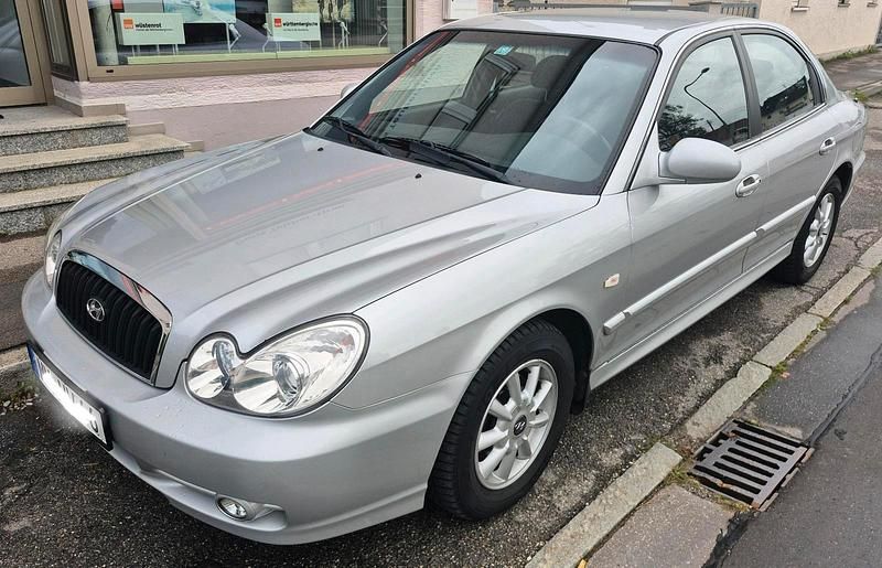 Silber Gebraucht 2004 Hyundai Sonata GLS Limousine | 2.299 € - Bild 1/4