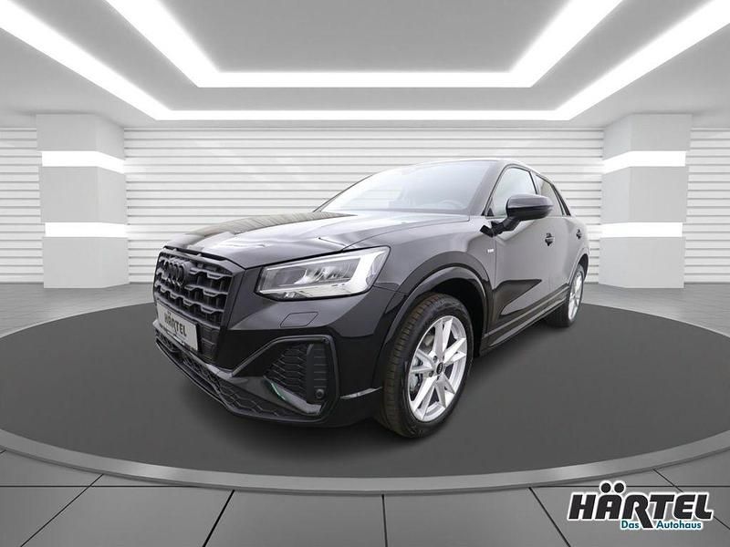 Neu Audi Q2 S-Line 150 PS (110 kW) 2025 Mythosschwarz (black), metallic SUV