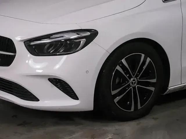 Gebraucht Mercedes B200 Advanced 163 PS (119 kW) 2025 Unilack polarweiß Kleinwagen
