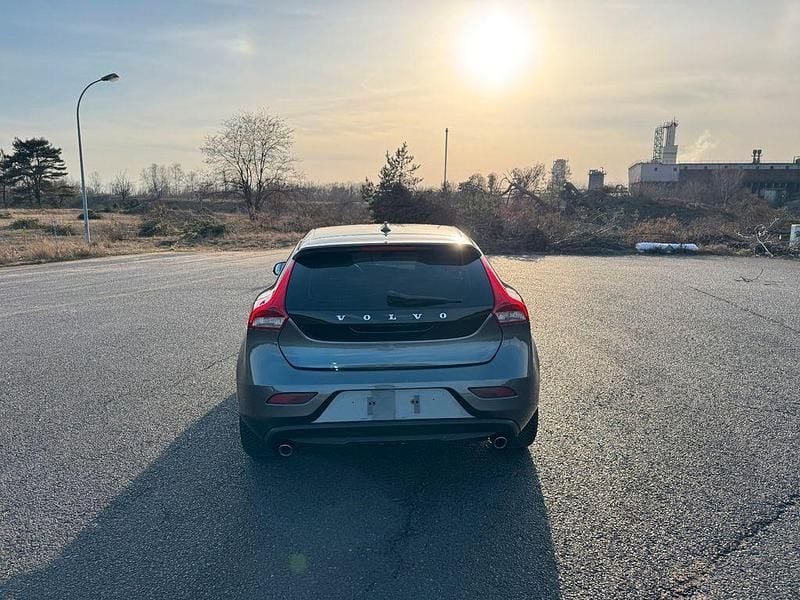 Gebraucht Volvo V40 Summum 150 PS (110 kW) 2012 Grau Kleinwagen