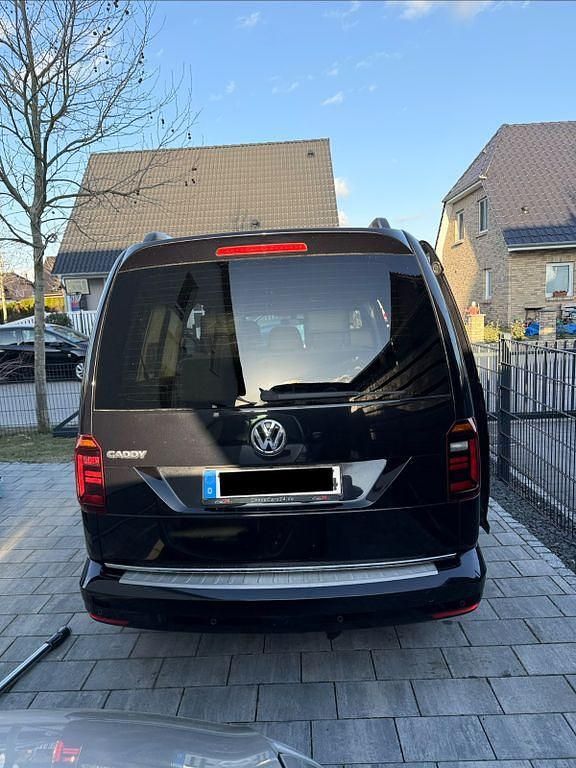 Gebraucht VW Caddy Maxi 131 PS (96 kW) 2019 Schwarz Van / Kleinbus