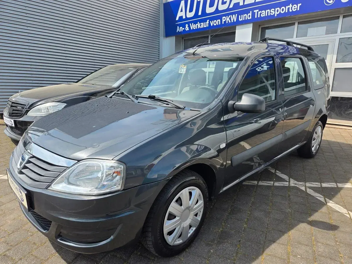 Second-hand Dacia Logan 84 CP (61 kW) 2011 Gri Break