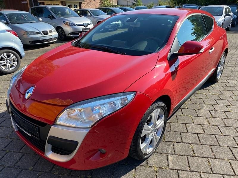 Hellrot Gebraucht 2010 Renault Mégane Coupé Dynamique Coupé | 3.999 € (Guter Preis) - Bild 1/4