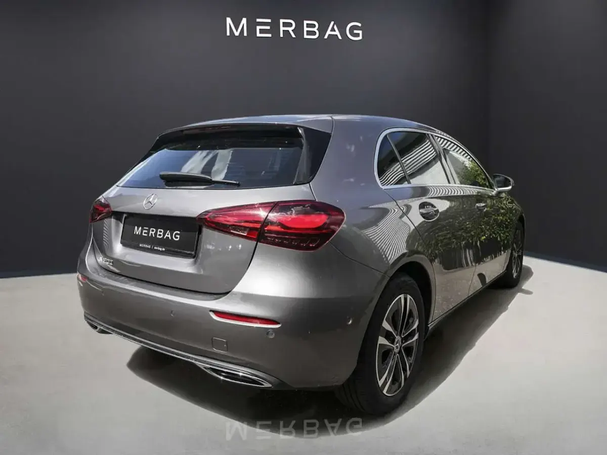 Gebraucht Mercedes A200 Advanced 163 PS (119 kW) 2025 Grau Limousine