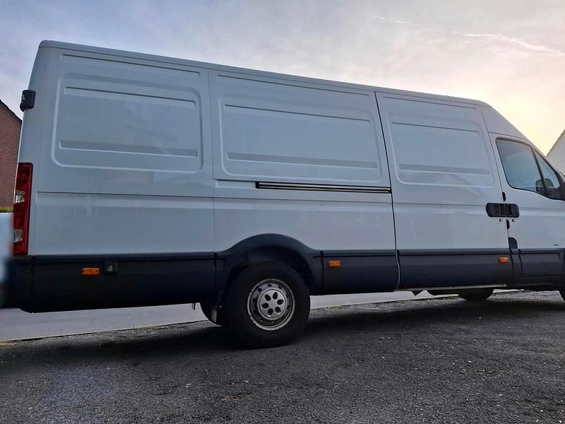 Gebraucht Iveco Daily 116 PS (85 kW) 2009 Weiß Van / Kleinbus