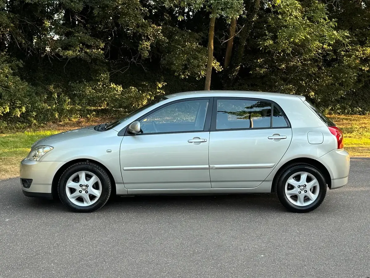 Gebraucht Toyota Corolla 71 PS (52 kW) 2006 Silber Limousine