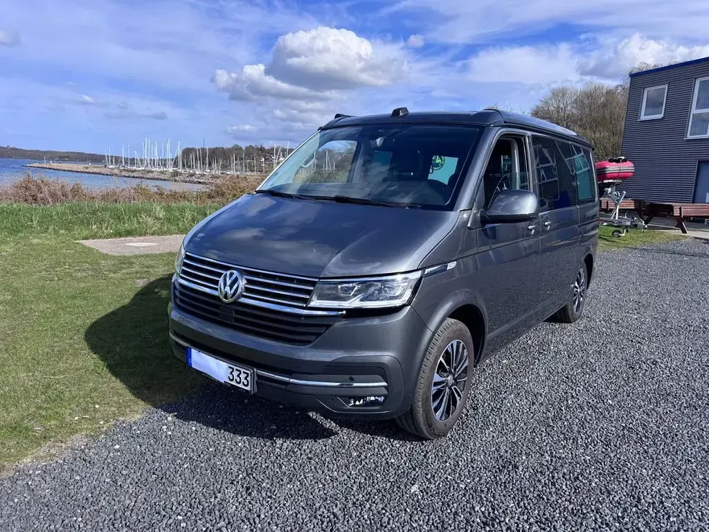 Gebraucht VW California Beach 150 PS (110 kW) 2022 Grau Van