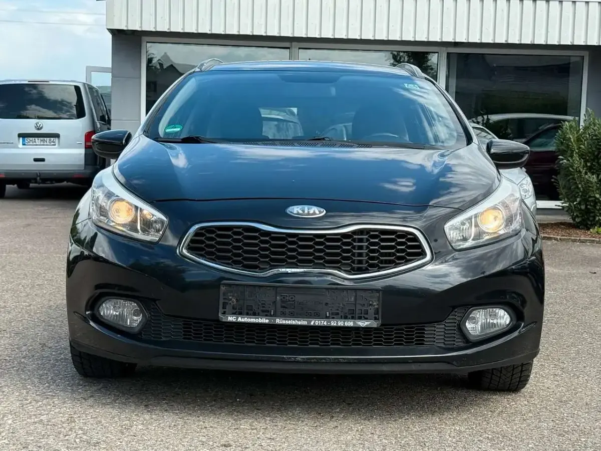 Gebraucht Kia Ceed Sportswagon Edition 7 128 PS (94 kW) 2013 Schwarz Kombi