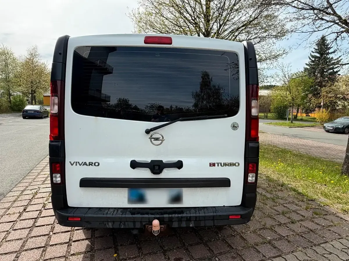 Usata Opel Vivaro 140 CV (102 kW) 2016 Bianco Monovolume