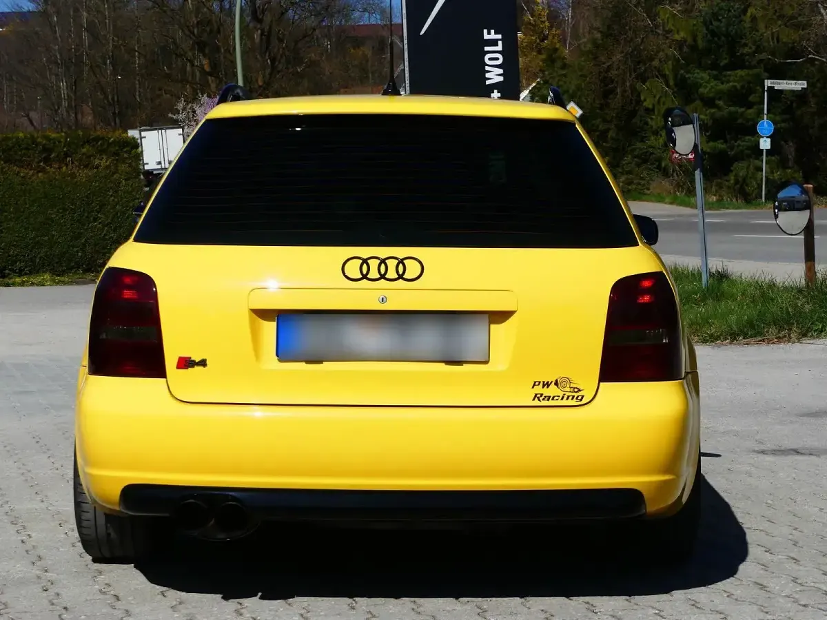 Gebraucht Audi S4 265 PS (194 kW) 2000 Gelb Kombi